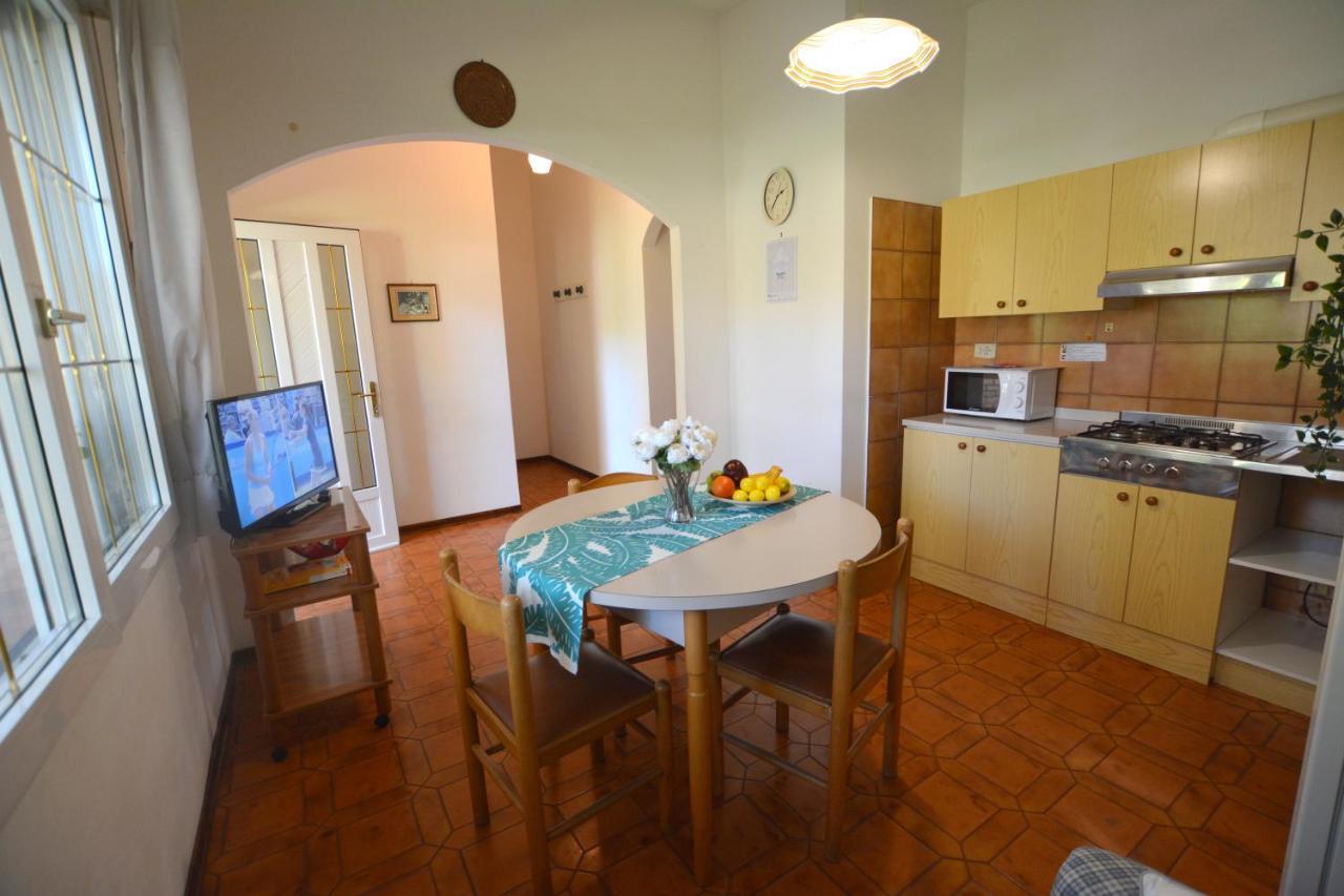 Villa A Lignano Con 2 Camere E Giardino Lignano Sabbiadoro Zewnętrze zdjęcie