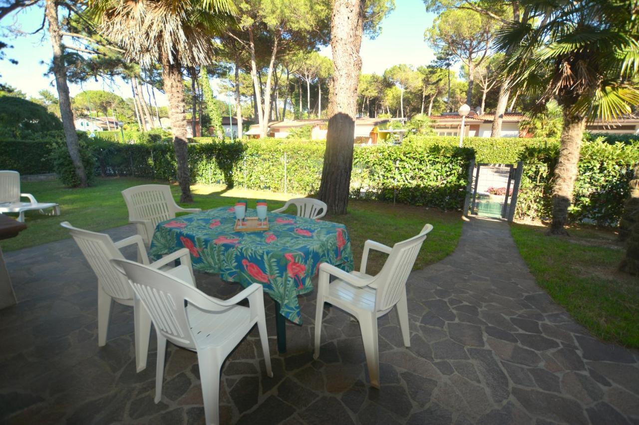 Villa A Lignano Con 2 Camere E Giardino Lignano Sabbiadoro Zewnętrze zdjęcie
